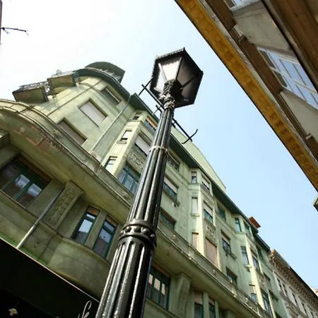 Club & Apartman