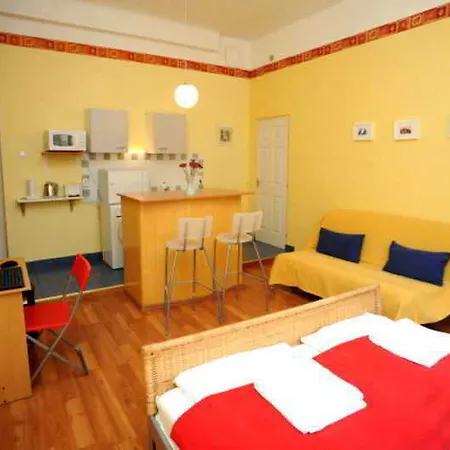 Club & Budapeşte