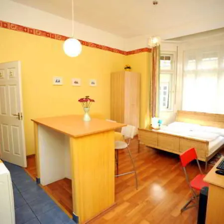 Club & Apartman