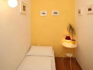 Club & * Budapeşte