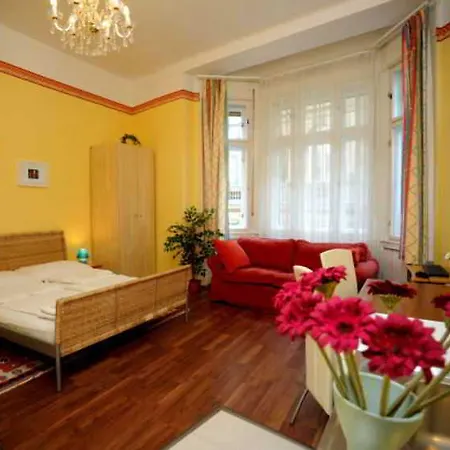 Daire Club & Budapeşte