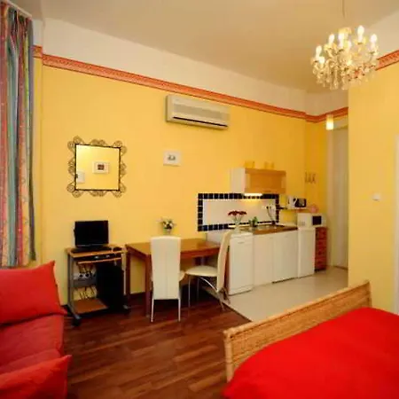 Apartman Club &
