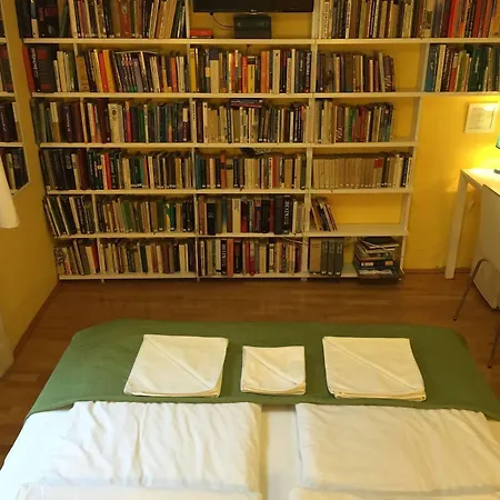 Club & Apartman *