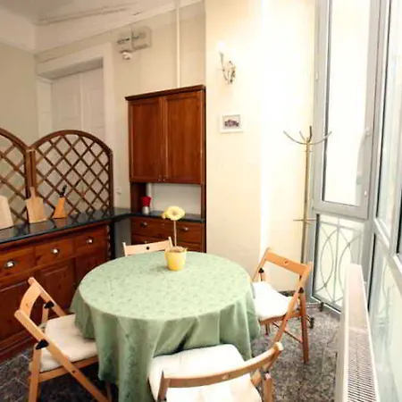 Apartman Club & *