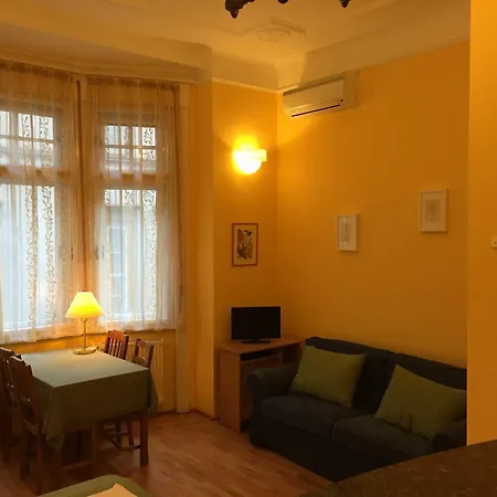 Daire Club & Budapeşte
